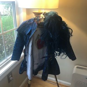 Disney girl’s Descendants costume.